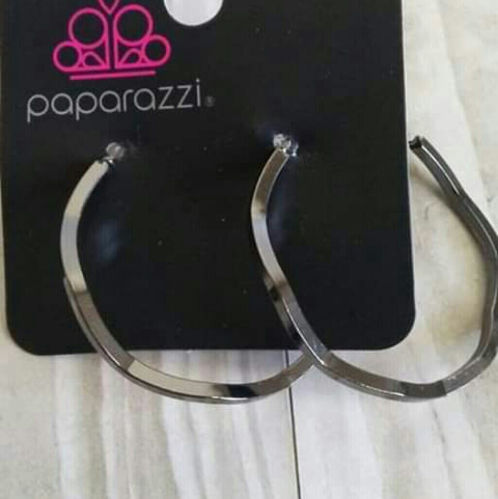 Women's earrings